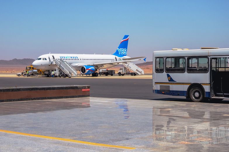 Samolot w barwach Yes Airways