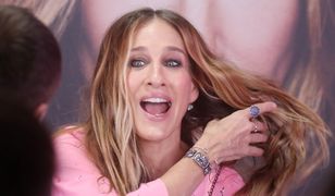 Sarah Jessica Parker w siwych włosach i bez makijażu. Tak teraz wygląda