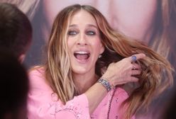 Sarah Jessica Parker w siwych włosach i bez makijażu. Tak teraz wygląda