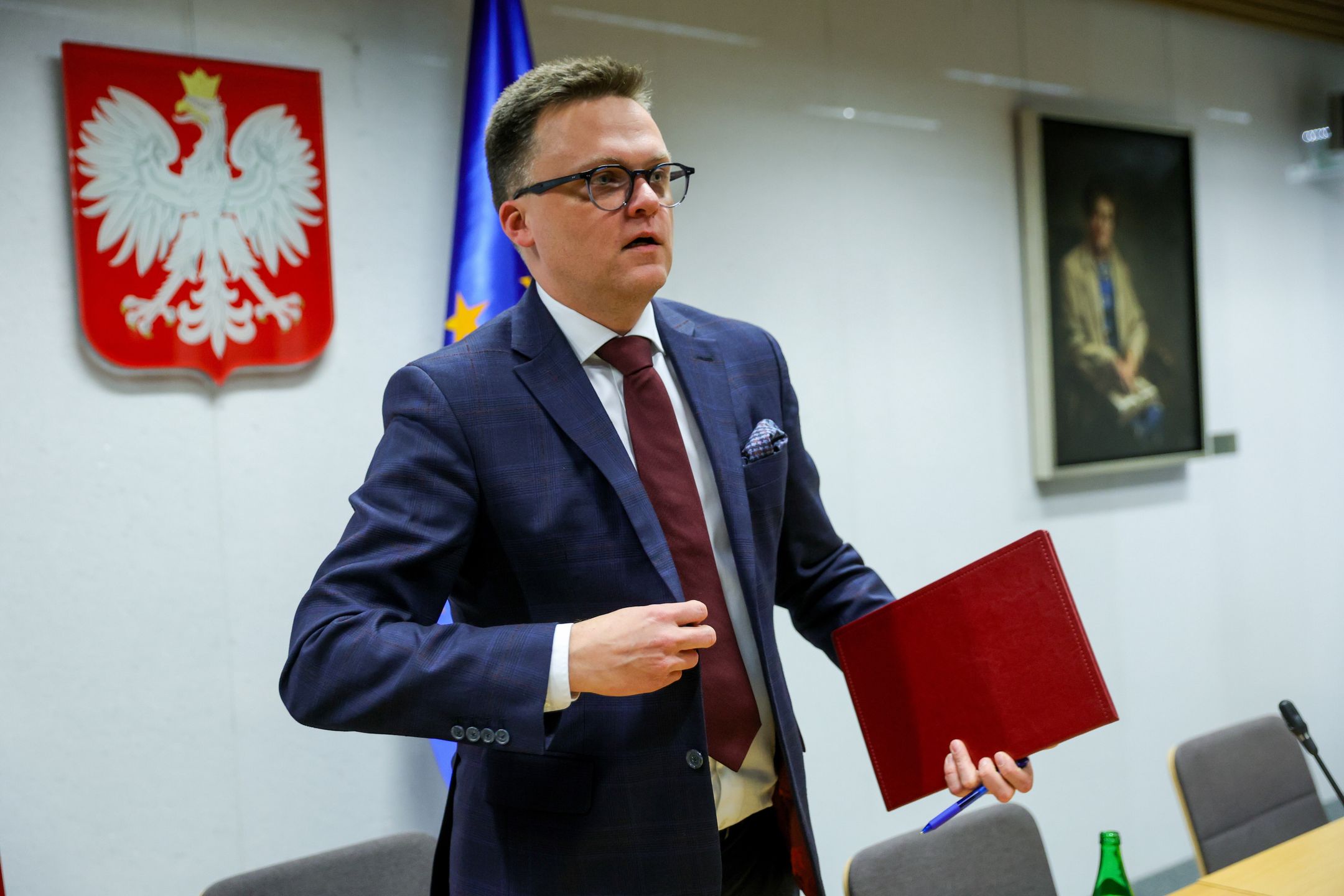 Warszawa, 21.11.2023. Marszałek Sejmu RP Szymon Hołownia na pierwszym posiedzeniu komisji do spraw Unii Europejskiej w Sejmie w Warszawie, 21 bm. Posłowie wybiorą przewodniczącego i wiceprzewodniczących. (aldg) PAP/Rafał Guz