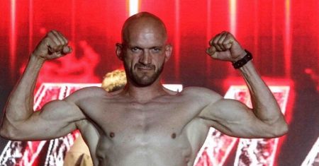 Szczena z "Chłopaków do wzięcia" znowu w tarapatach. Trafił za kratki