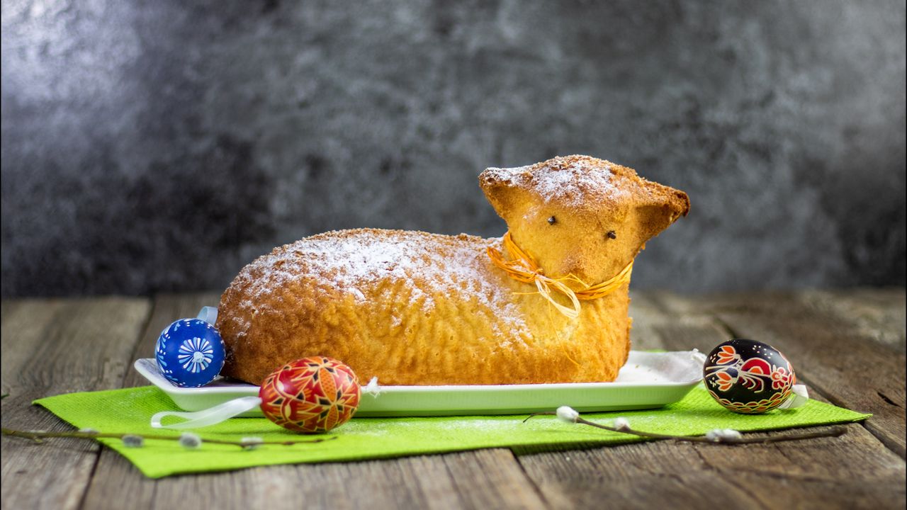 Baranek wielkanocny z ciasta