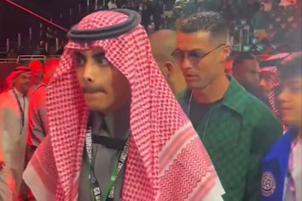 Cristiano Ronaldo and son steal the spotlight at star-studded Saudi boxing gala