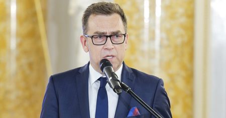 Sensacyjne plotki. Piszą, że Orłoś zamieszkał z dużo młodszą partnerką