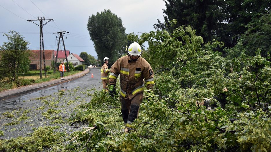 Najbliższe dni mogą przynieść nieregularne opady o dużej intensywności. IMGW wydało ostrzeżenia.