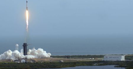 Historyczna misja kosmiczna NASA i SpaceX. Gdzie oglądać start Crew Dragon Demo-2?
