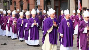Emerytura księży. Tyle przelewa im ZUS. Lepiej usiądźcie