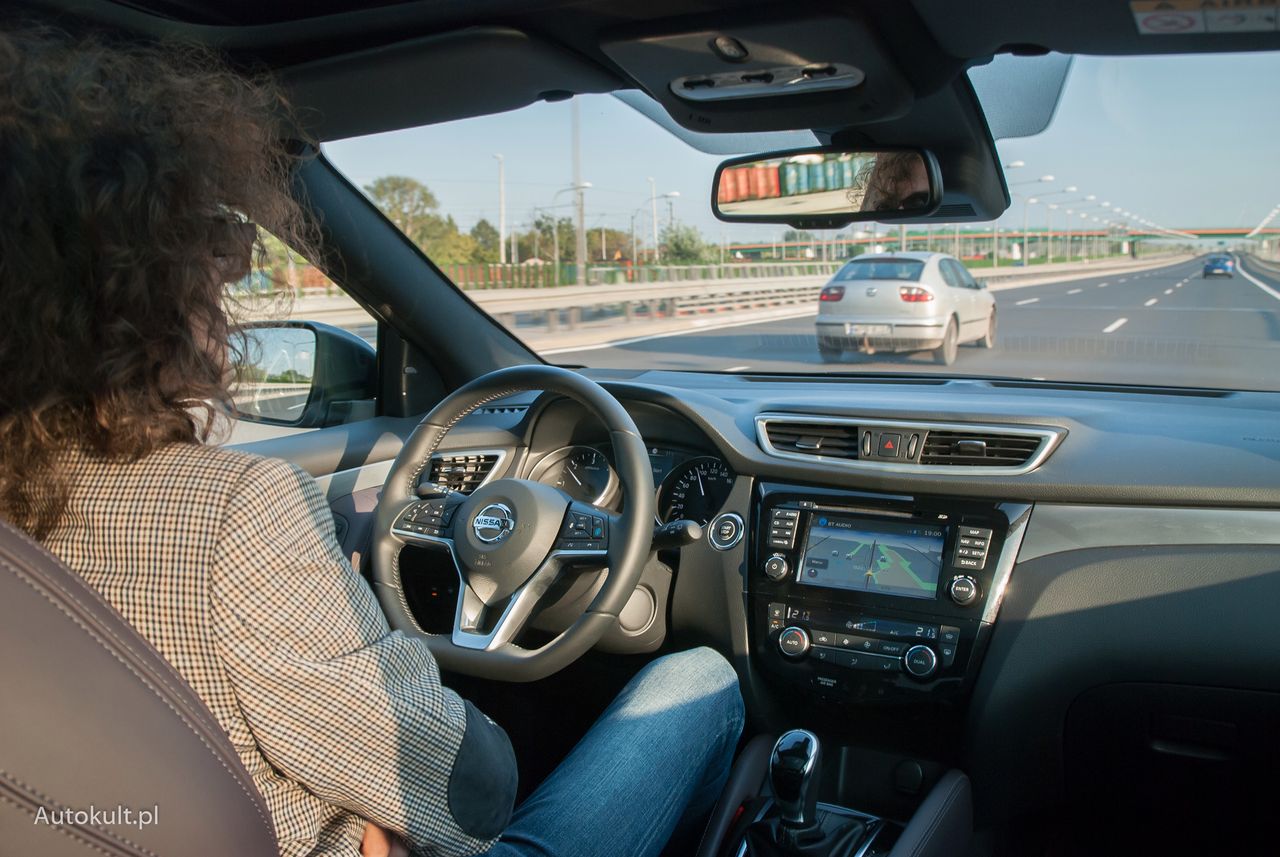 Qashqai nieźle radzi sobie sam. Szkoda, że zaledwie przez kilkanaście sekund