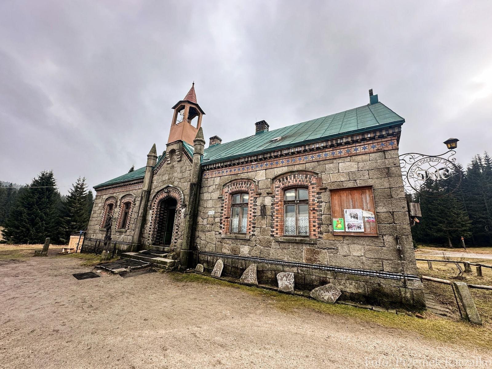 Stacja Turystyczna Orle to kultowy obiekt w Górach Izerskich