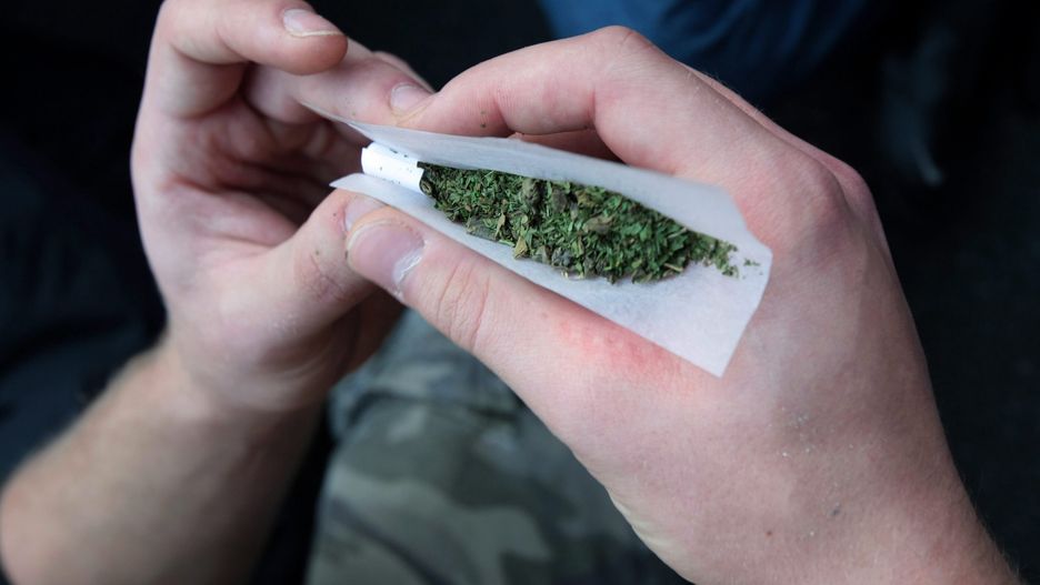 Warszawa. Lokatorzy w mieszkaniu palili marihuanę