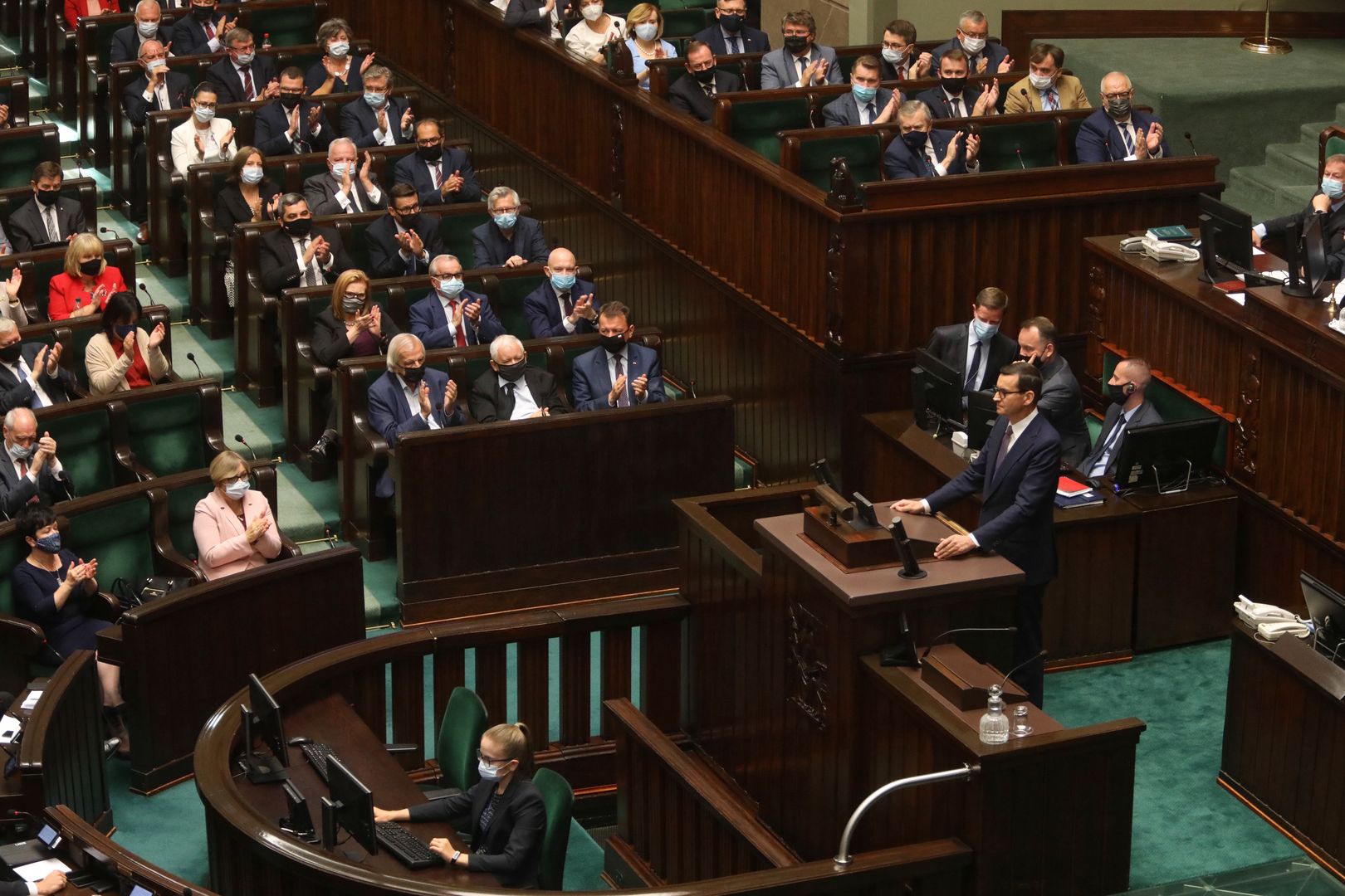 Do sieci wyciekły numery telefonów polityków PiS