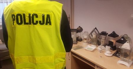 Kradł znicze z grobu jej syna. Kobieta nie odpuściła hienie cmentarnej