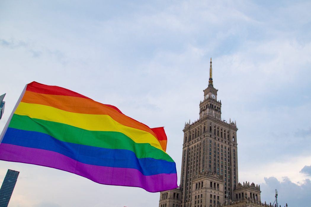 Warszawa. Nie będzie marszu w pierwszą rocznicę wielkiej demonstracji osób LGBT. Organizacje zrzeszające aktywistów tych środowisk i osoby wspierające apelują o znak solidarności w przestrzeni internetowej 