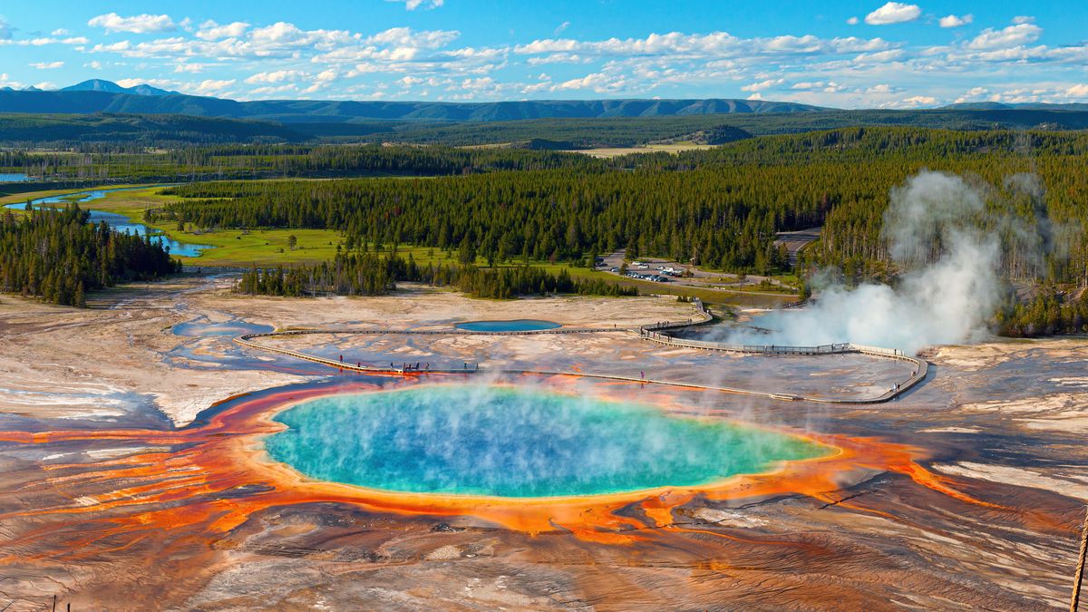 Grand Prismatic Spring w Parku Yellowstone