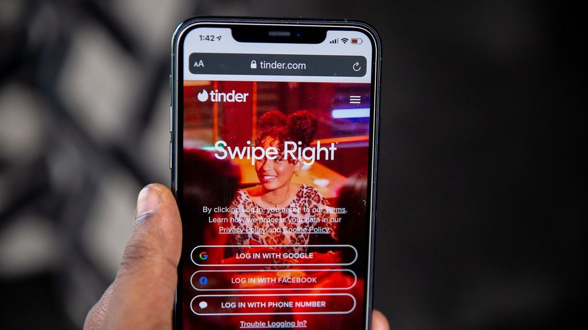 Tinder kończy swoją działalność w Rosji. Nie chce być kojarzony z Putinem