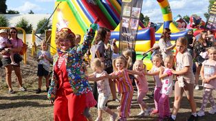 Weekend z dziećmi w Krakowie. Mnóstwo darmowych atrakcji w dniach 11-13 lipca: spektakle, pokazy iluzji, kiermasze książek i wiele innych