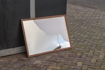 Gdzie wyrzucić lustro? Wielu Polaków robi ten błąd