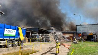Pożar w Chlewnicy. Na miejscu blisko 100 strażaków