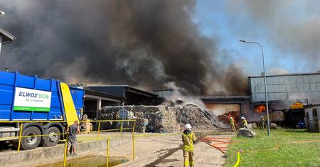 Pożar w Chlewnicy. Na miejscu pracuje 200  strażaków
