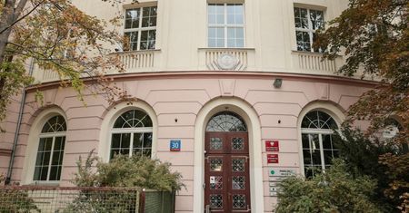Policja w siedzibie KRS. Szefowa pokazuje nagrania
