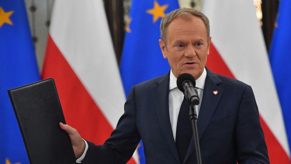 Warszawa, 21.11.2023. Przewodniczący PO Donald Tusk podczas konferencji prasowej, po zakończeniu głosowań w Sejmie w Warszawie, 21 bm. (ad) PAP/Piotr Nowak