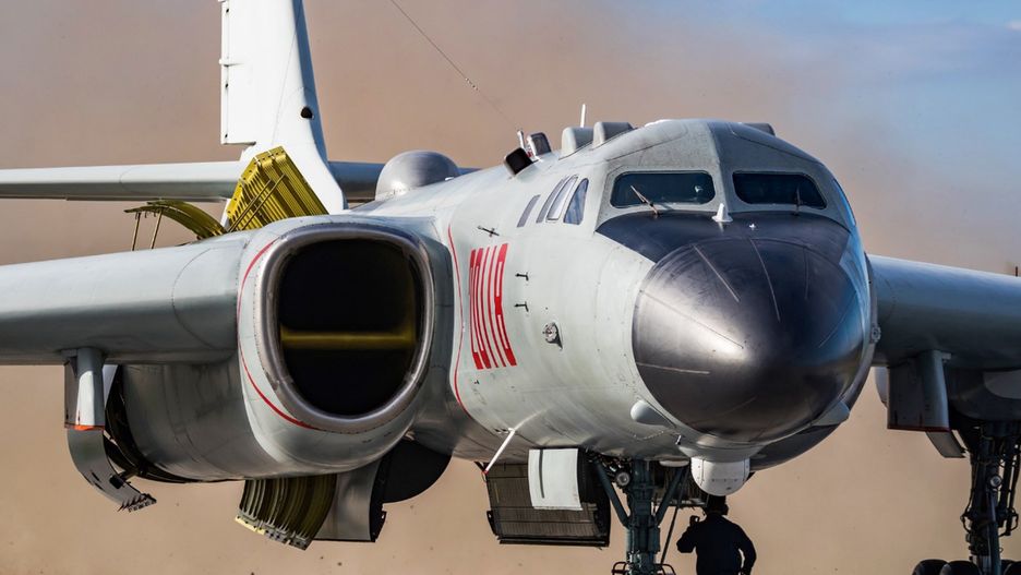 Chiński bombowiec strategiczny Xian H-6 