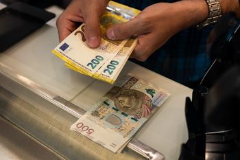 Co się dzieje z euro? Czwartkowe popołudnie przyniosło zmianę
