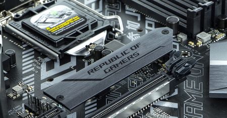 ASUS ROG STRIX B360-F Gaming - tańszy chipset, niezłe wyposażenie