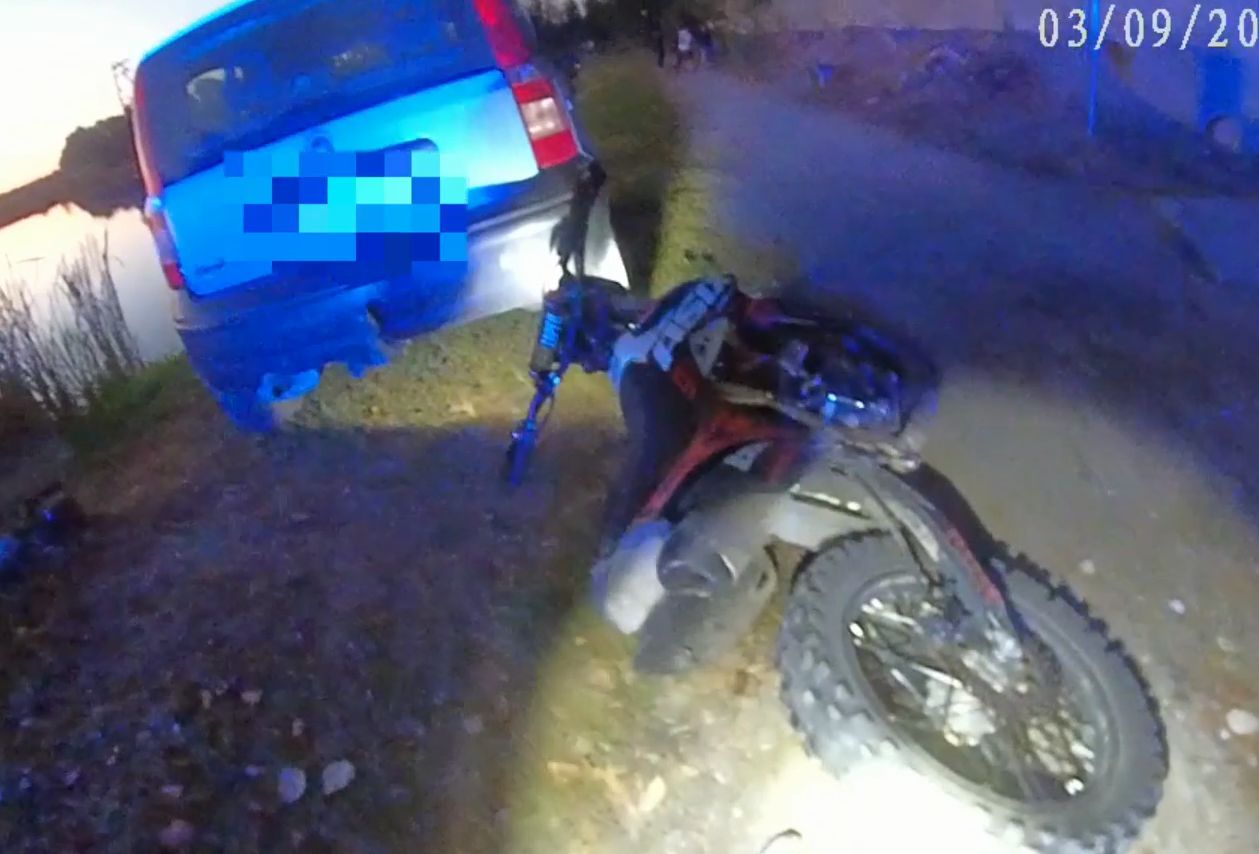 15-latek na crossie uciekał przed policją. Co mu grozi?