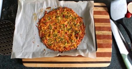Superszybki przepis na pizzę. Uwaga, nie dla amatorów grubego ciasta