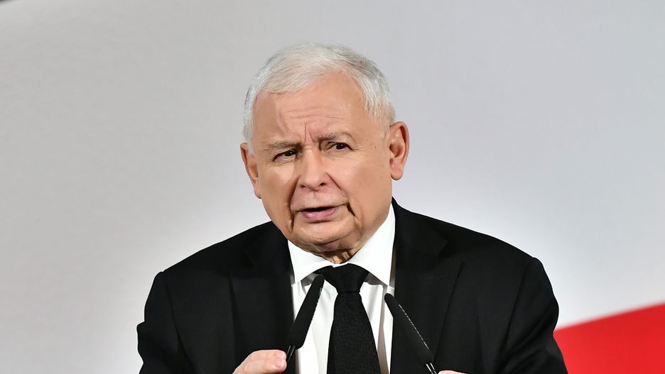 Oleśnica, 24.09.2022. Prezes PiS Jarosław Kaczyński podczas spotkania z mieszkańcami Oleśnicy, w ramach objazdu po kraju i spotkań z wyborcami, 24 bm. (mr) PAP/Maciej Kulczyński