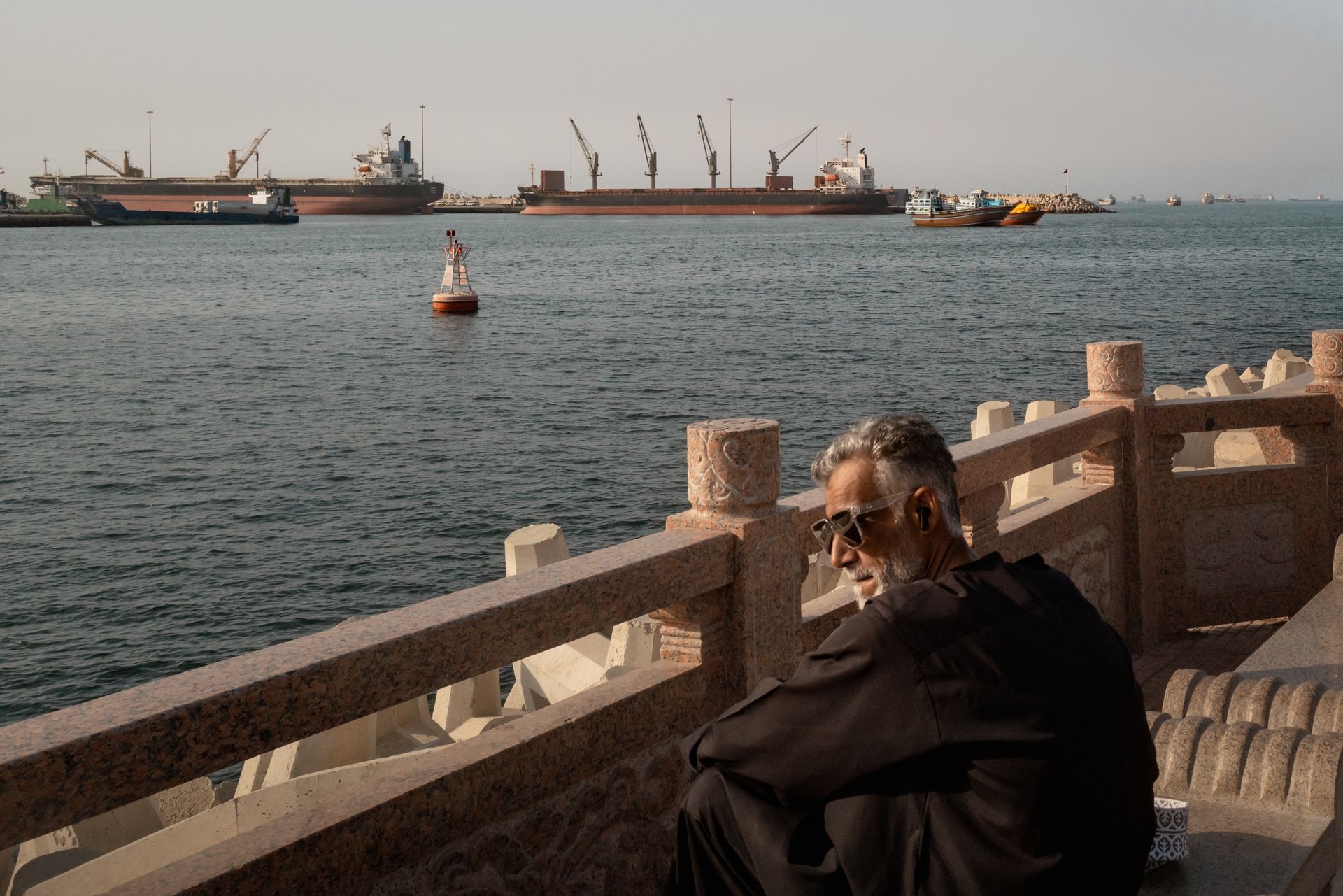 Iran blokuje cieśninę Ormuz. Reuters: brak tranzytu