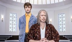 "Miracle Workers" - nowy serial TBS. Daniel Radcliffe jako anioł, a Steve Buscemi bogiem