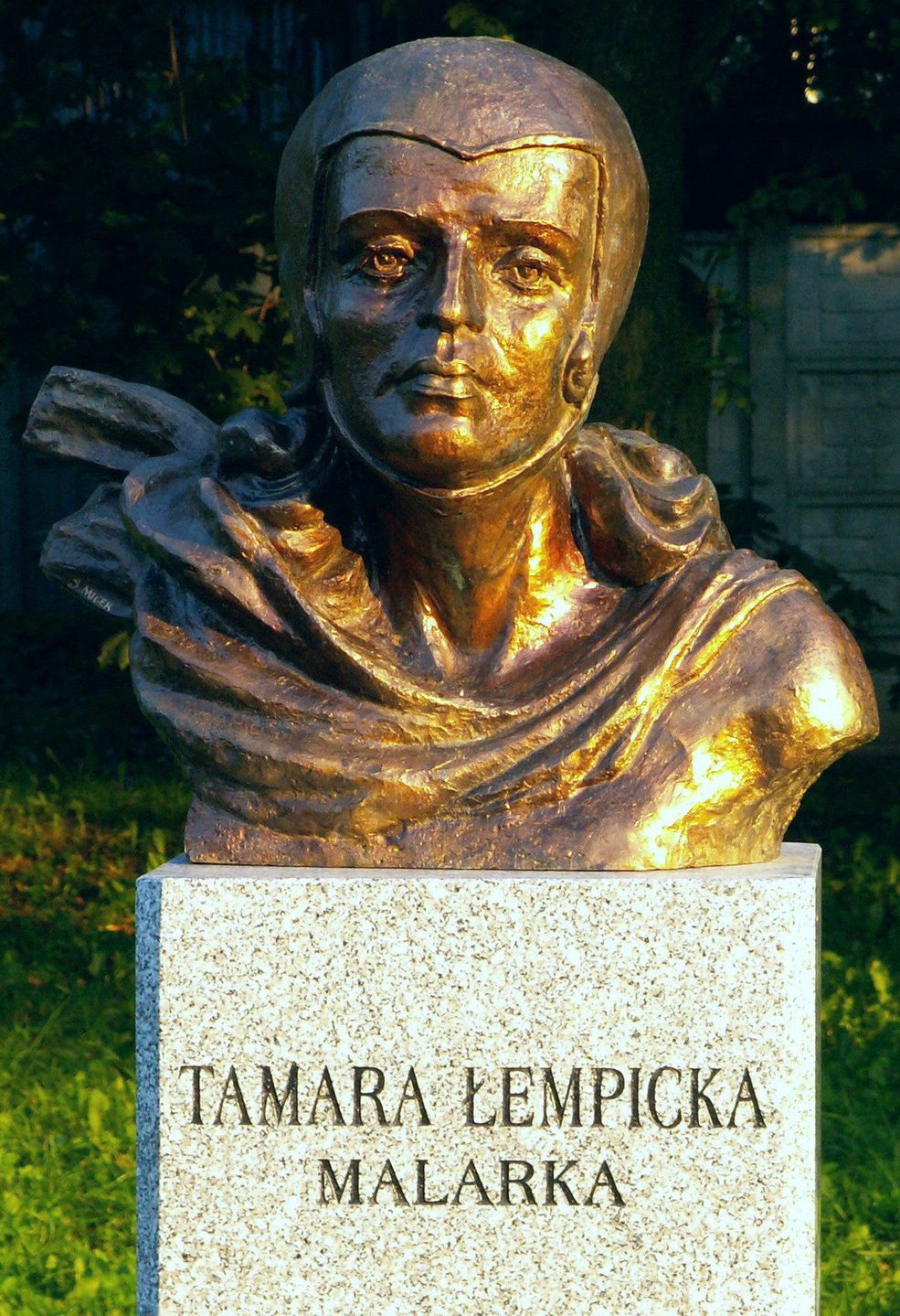 Popiersie Tamary Łempickiej autorstwa Sławomira Micka 