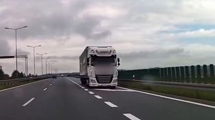 Tir jechał drogą ekspresową pod prąd. Kierowca się pomylił