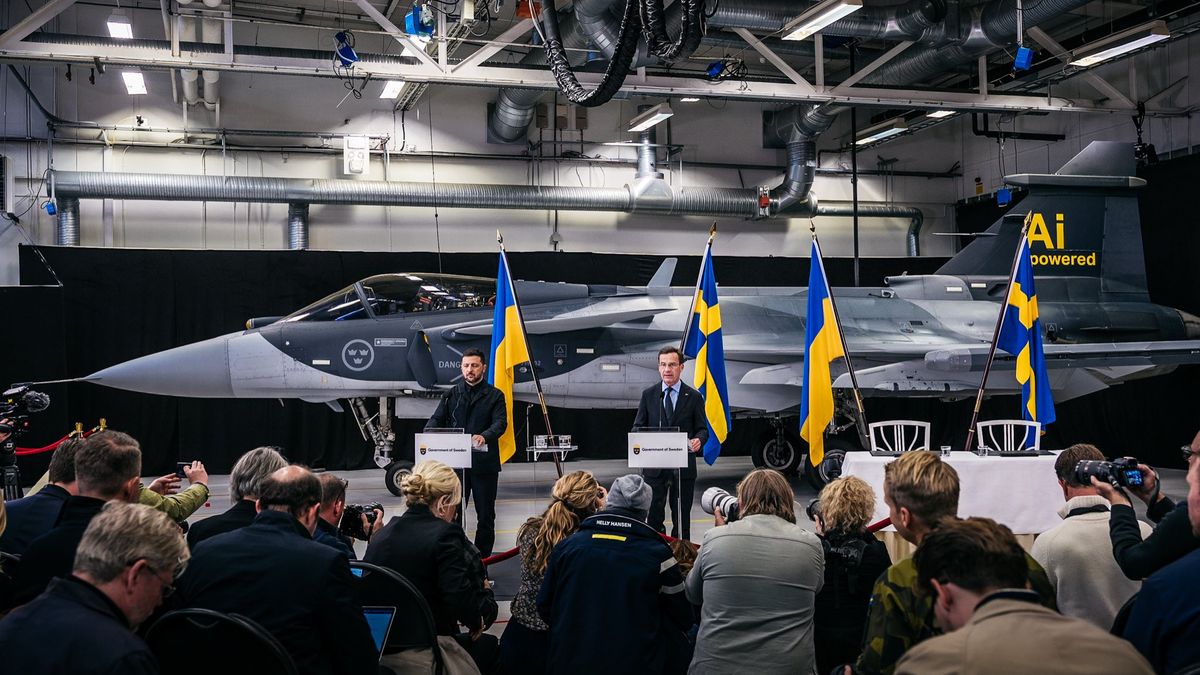 Gripen E/F obecny na inauguracji podpisania listu intencyjnego.