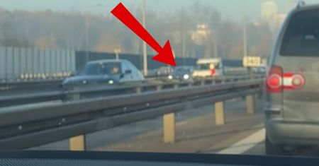 Sceny na A4. Aż trudno uwierzyć. Nagrali toyotę