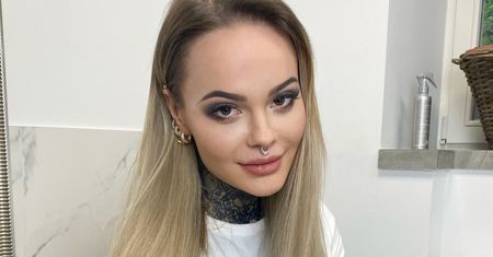Monika Miller pozuje z Donaldem Tuskiem. Prosi o kulturę w komentarzach pod zdjęciem