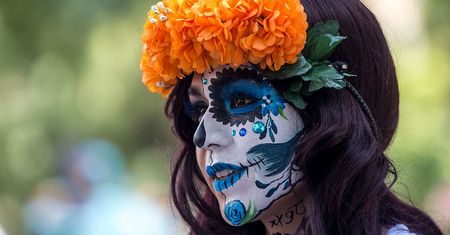 Makijaż na Halloween 2020 – jak wykonać szybki makijaż na imprezę?