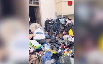 Taki widok pod kamienicą we Wrocławiu. Mają dość sąsiada