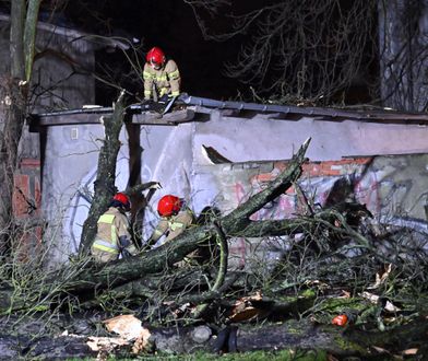 Wichury nad Polską. Ponad 13 tys. interwencji. 318 tys. odbiorców bez prądu