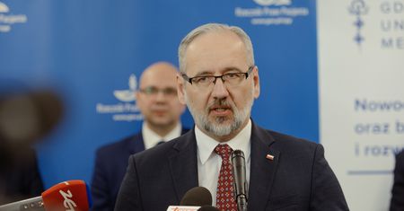 Jest szczepionkowa ugoda. Pierwszy producent wstrzymuje dostawy