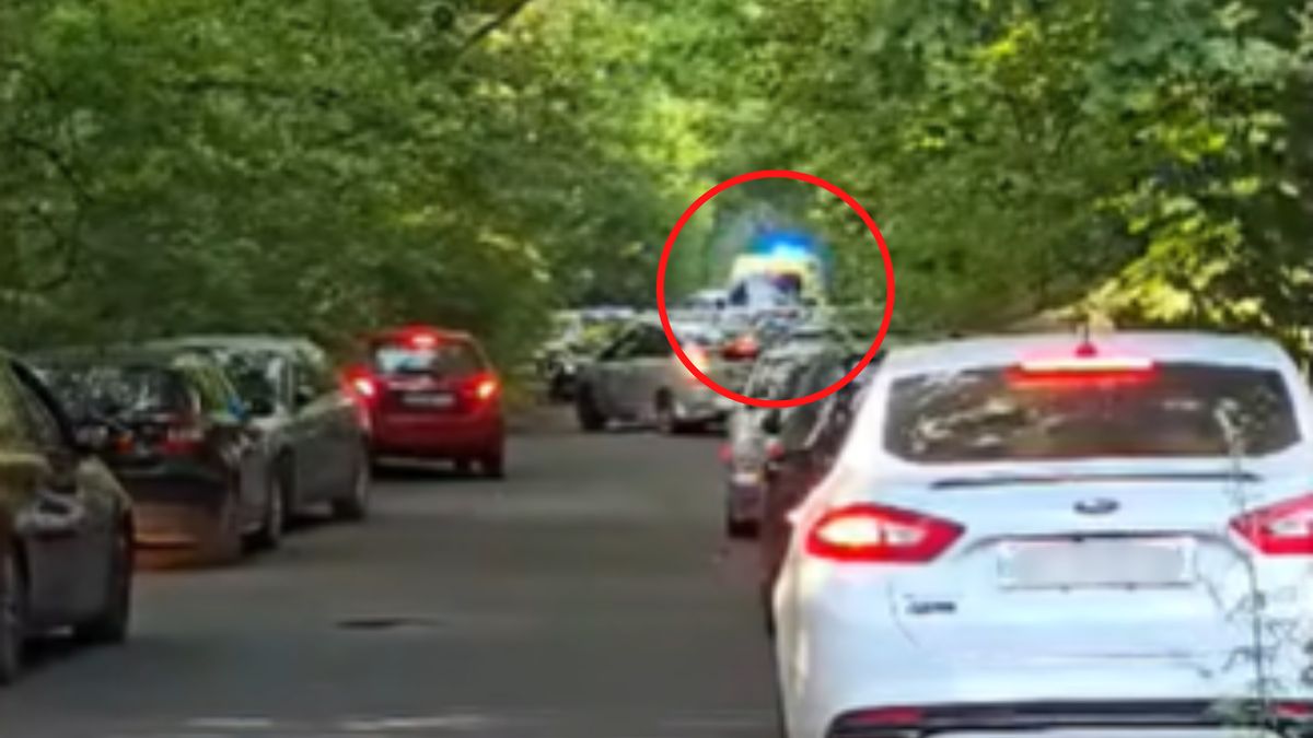 Karetka nie mogła dojechać nad jezioro.