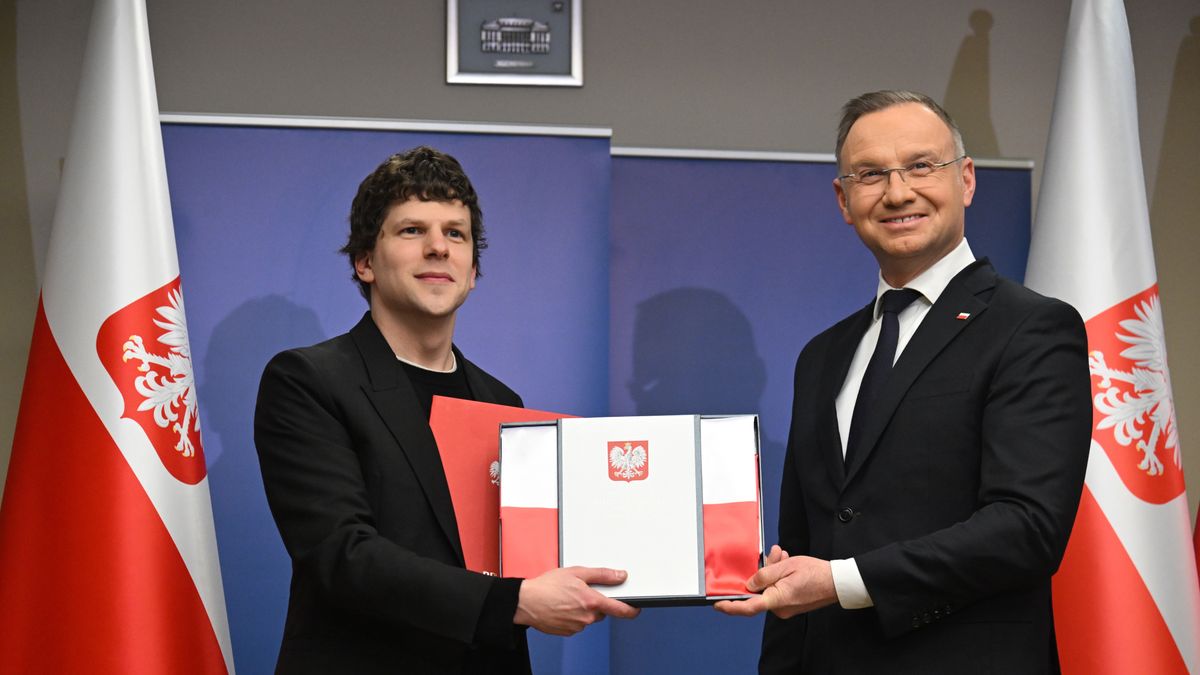 Jesse Eisenberg i Andrzej Duda