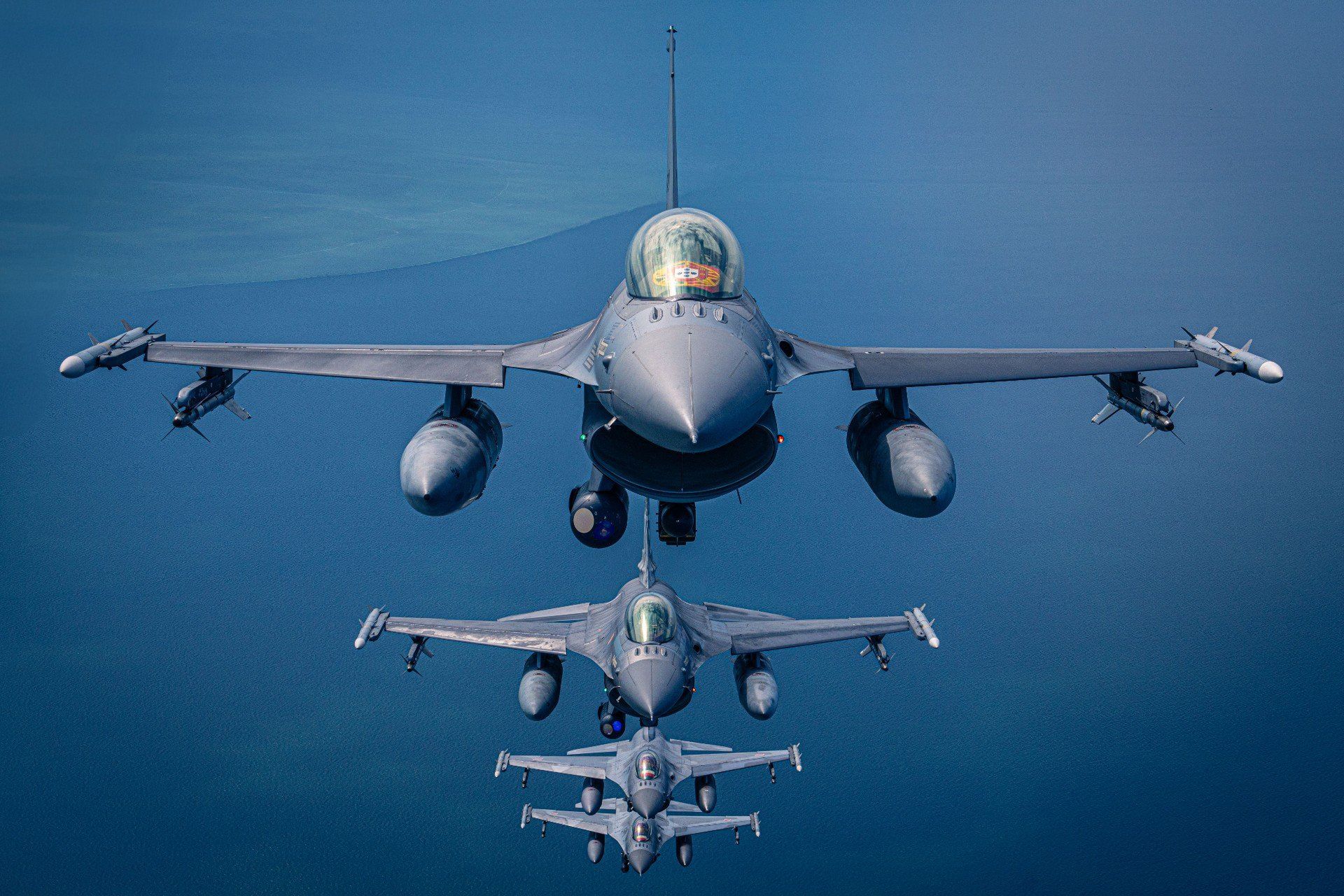 Polskie i sojusznicze F16 biorące udział w misji NATO Baltic Air Policing na Litwie.