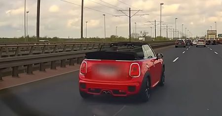 Nagrali szeryfa w mini. Policja natychmiast sprawdziła, kim jest