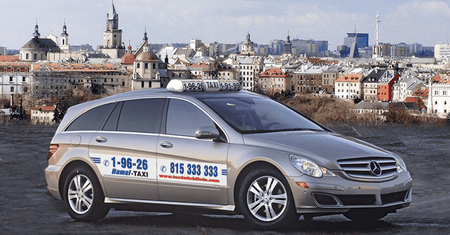 Sprytny sposób na świąteczno-noworoczną gorączkę – poznaj zalety taxi
