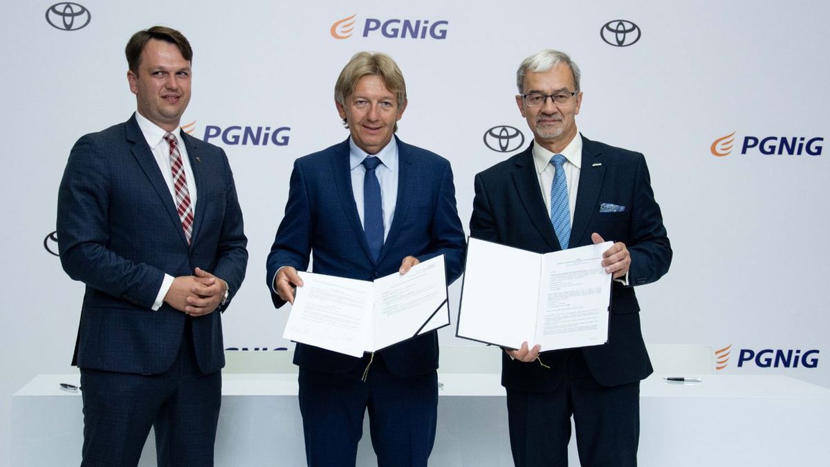 PGNiG i Toyota podpisały umowę.