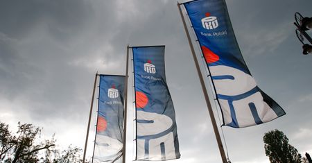 PKO BP otwiera się na inne banki. Z aplikacji IKO będą mogli skorzystać wszyscy chętni