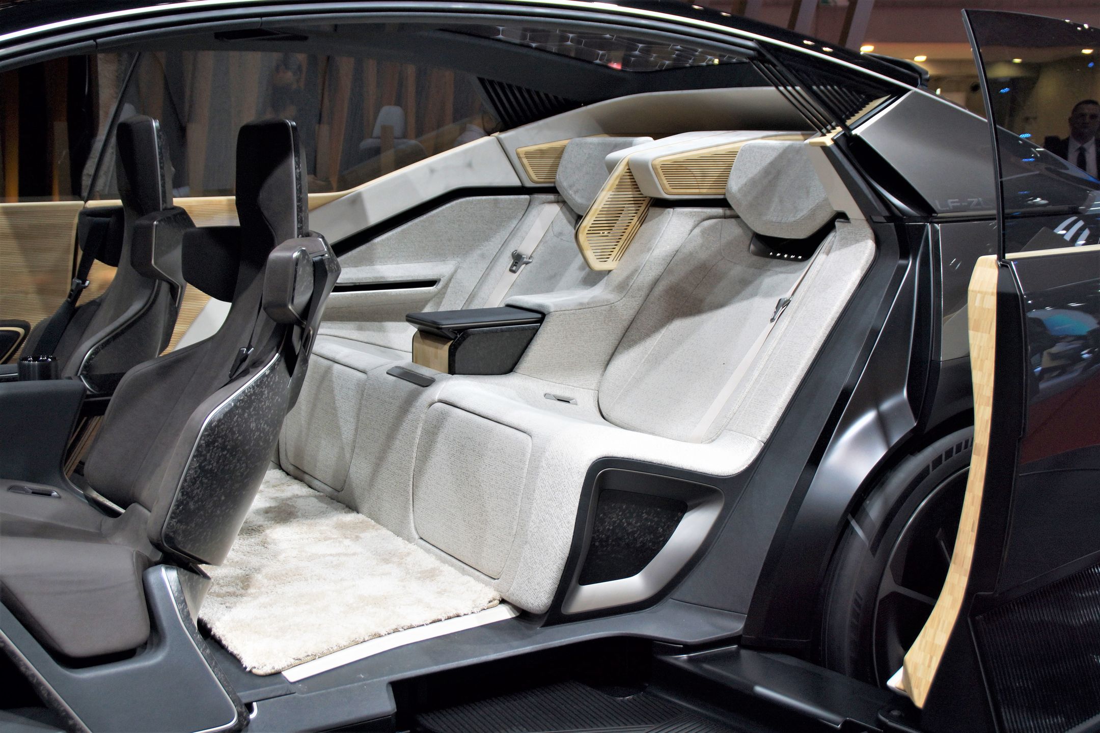 Lexus LF-ZL Concept